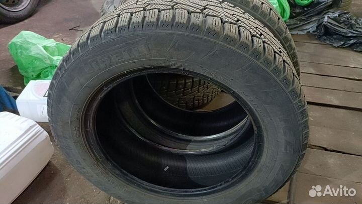 Pirelli Ice Zero 205/60 R16