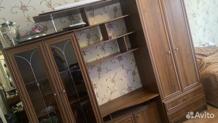 Стенка в зал бу