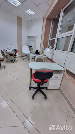 Аренда маникюрного стола
