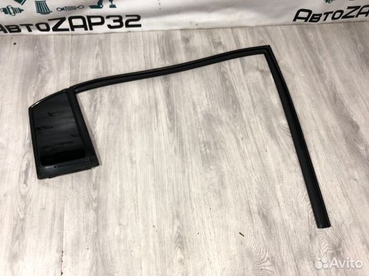 Форточка двери задняя правая Kia Rio X-Line G4FG