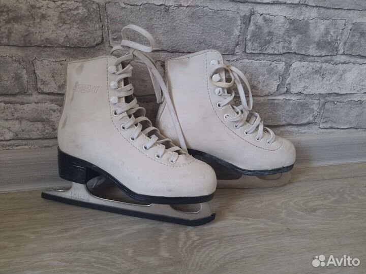 Коньки фигурные atemi