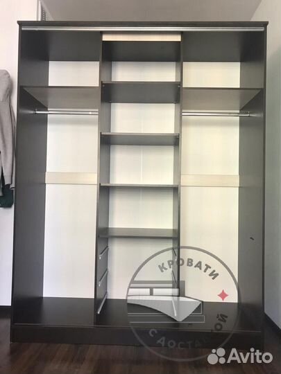 Шкаф