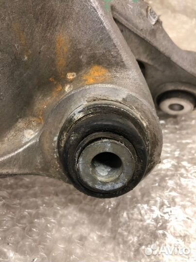 Кулак задний правый Bmw G11 G12