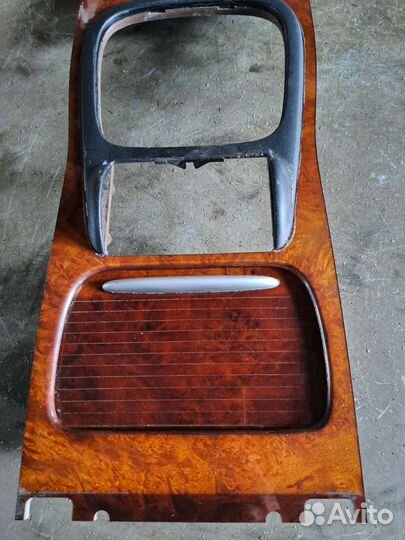 Центральный консоль на Porsche Cayenne