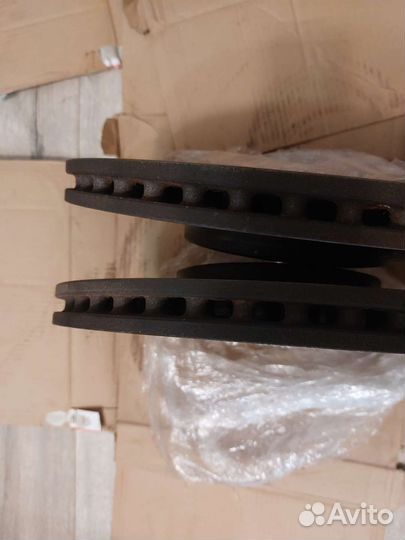 Продам Передние тормозные диски на Audi A6 C7