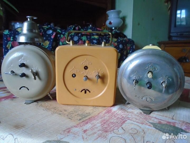 Будильники Янтарь СССР