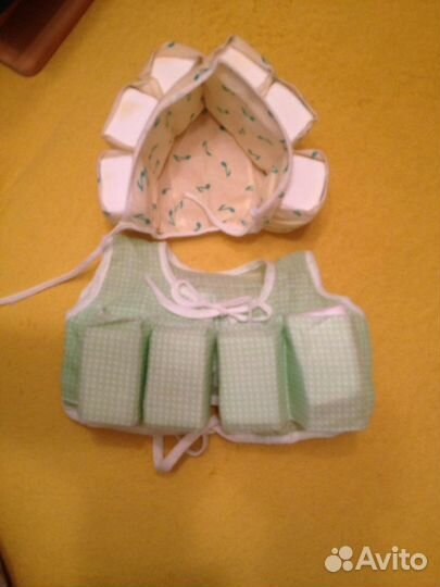 Жилет и чепчик для купания