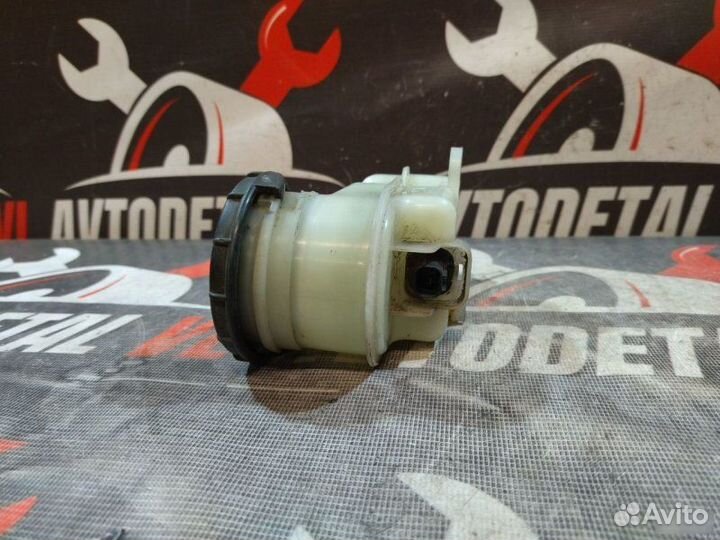 Бачок главного тормозного цилиндра Honda Civic 8