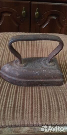 Утюг чугунный