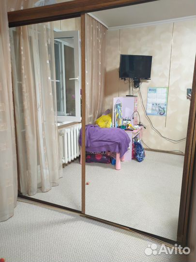 Шкаф купе с двумя зеркалами