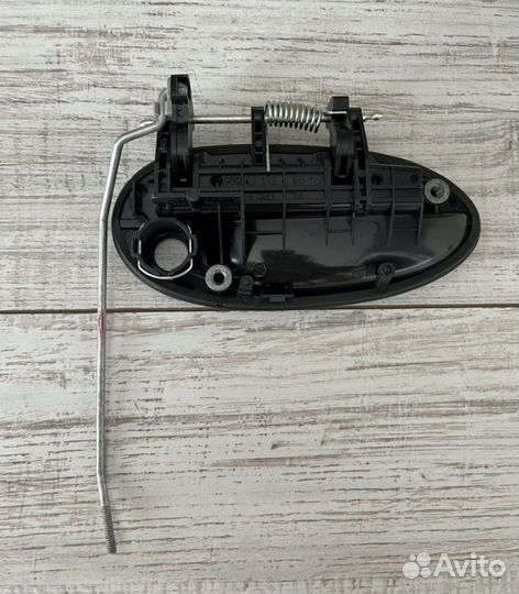 Ручка двери левая matiz 96507783 новая