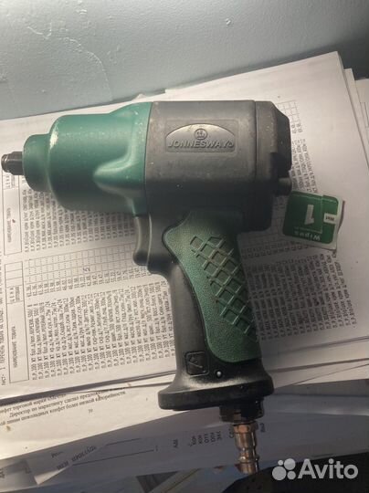 Пневмогайковерт Jonnesway