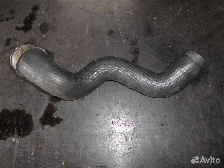 Патрубок интеркулера Volkswagen Passat