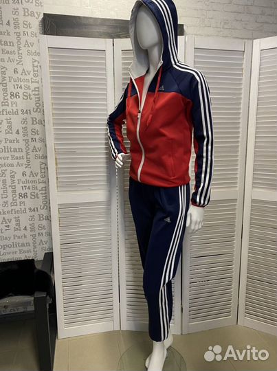 Костюм спортивный