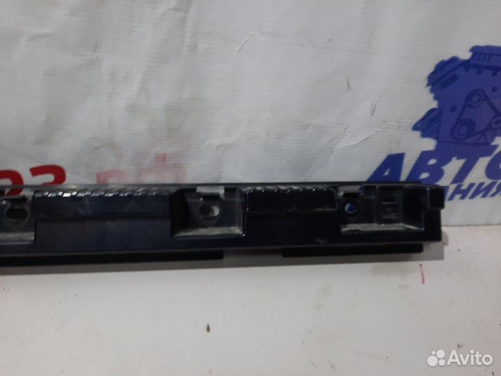 Кронштейн порога левый Bmw X1 E84 N20B20A 2012