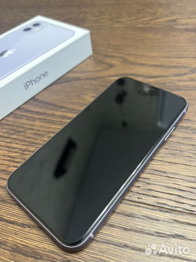 Телефон iPhone 11