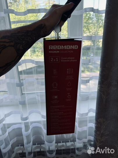 Робот пылесос redmond