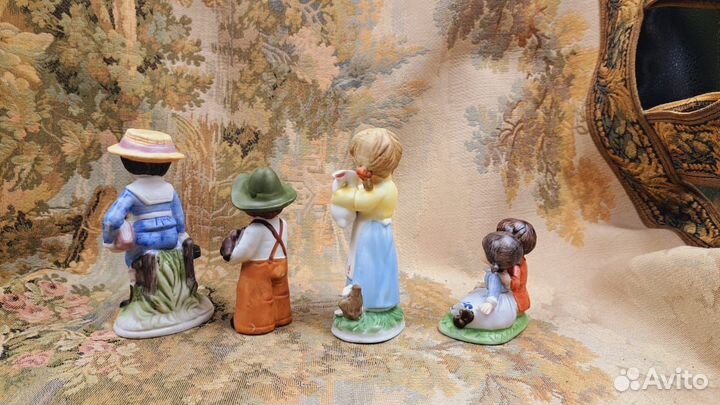 Фигурки детей фаянс, в стиле Capodimonte