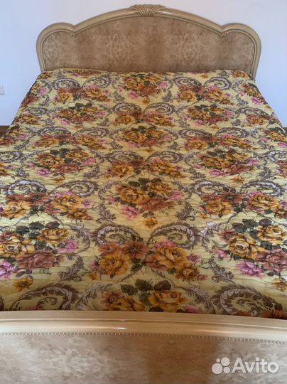 Покрывало на кровать новое 2.0*1.9м