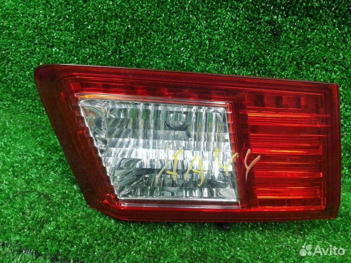 Фонарь крышки багажника правый Honda Accord 8 P747