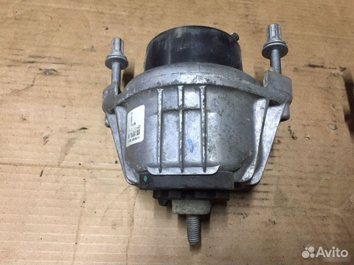 Подушка двигателя Bmw E81
