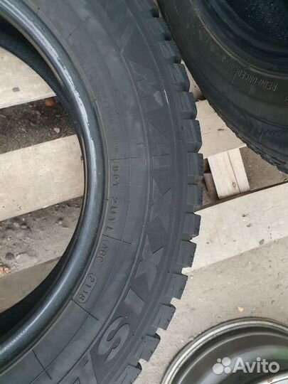 Maxxis ArcticTrekker NP3 205/65 R16