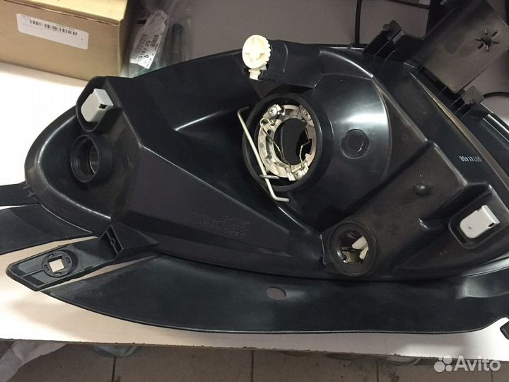 Фара правая Citroen Xsara Picasso