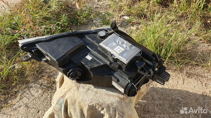 Фара левая для Seat Leon (Сеат Леон)