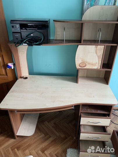 Компьютерный стол