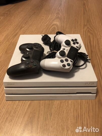 Игровая приставка Sony playstation 4 Pro 1TB Б/У