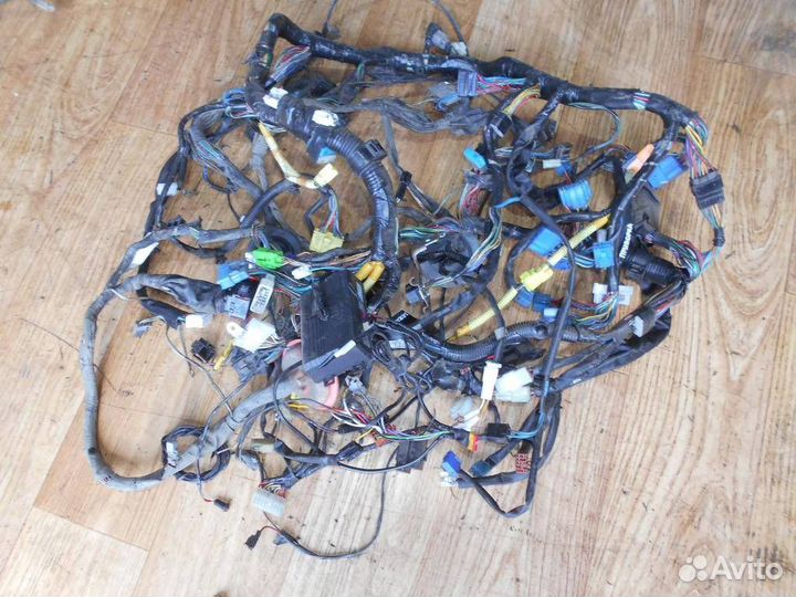 Проводка салона Daihatsu Sirion M1 (1998—2004)