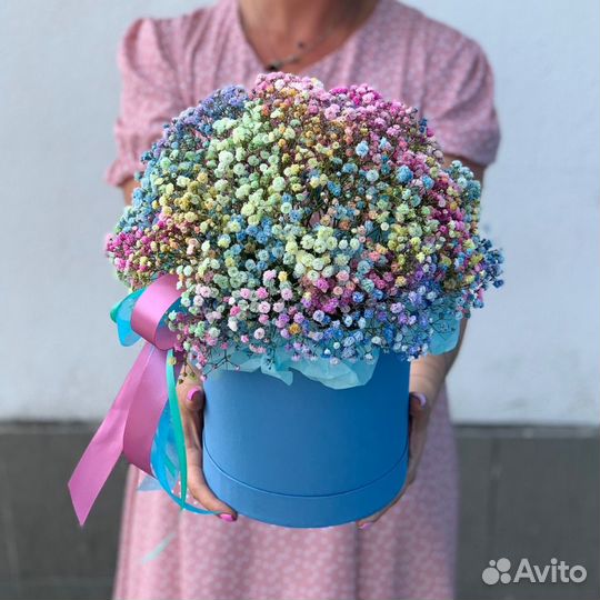 Букет из гипсофилы в шляпной коробке. Цветы
