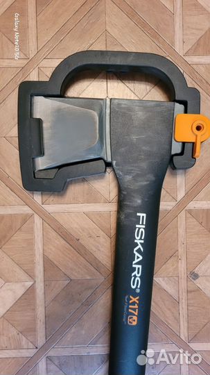 Топор fiskars x17