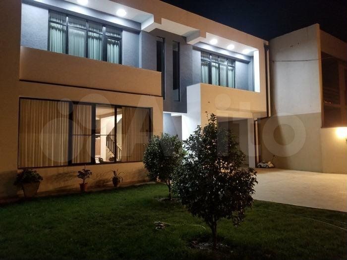 Дом 274 м² на участке 6 сот.