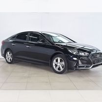 Hyundai Sonata 2.0 AT, 2018, 56 400 км, с пробегом, цена 1 200 000 руб.