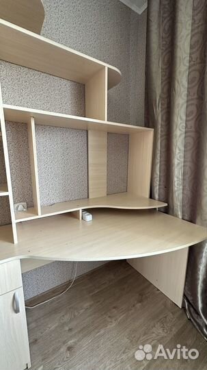 Компьютерный стол / письменный стол