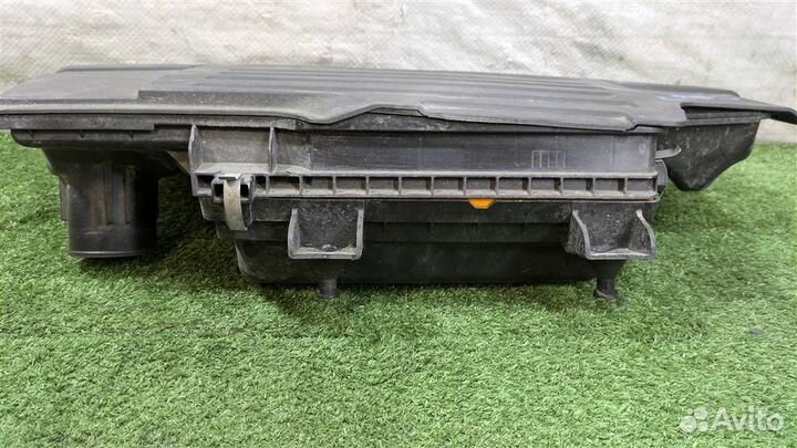 Корпус воздушного фильтра Suzuki SX4 2011