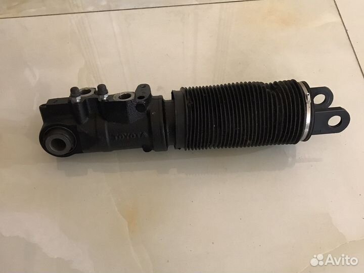 LC200 стойка подъема переднего стабилизатора