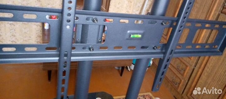 Стойка для телевизора с кронштейном