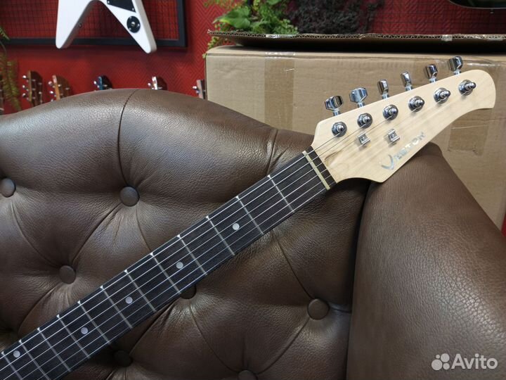 Электрогитара Veston HSS