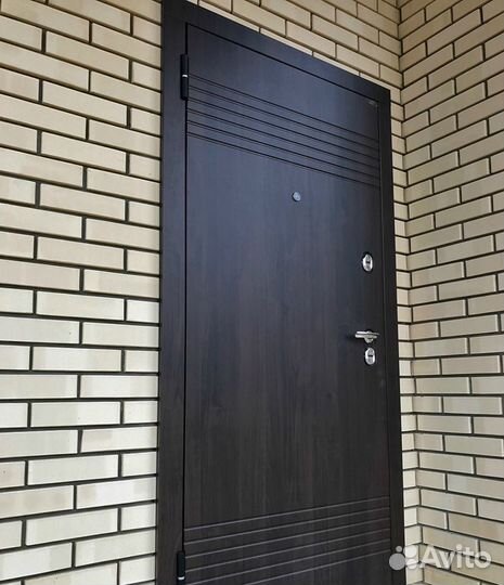 Металлические двери с установкой 2277