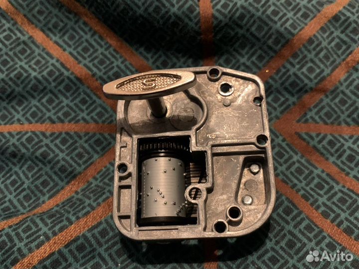 Механизм от музыкальной шкатулки