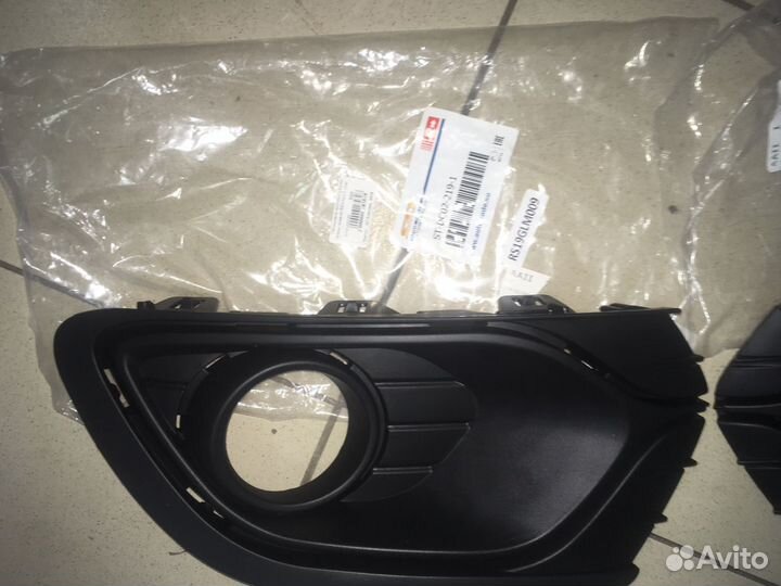 Рамка противотуманной фары Рено Логан 2 с 2014 по