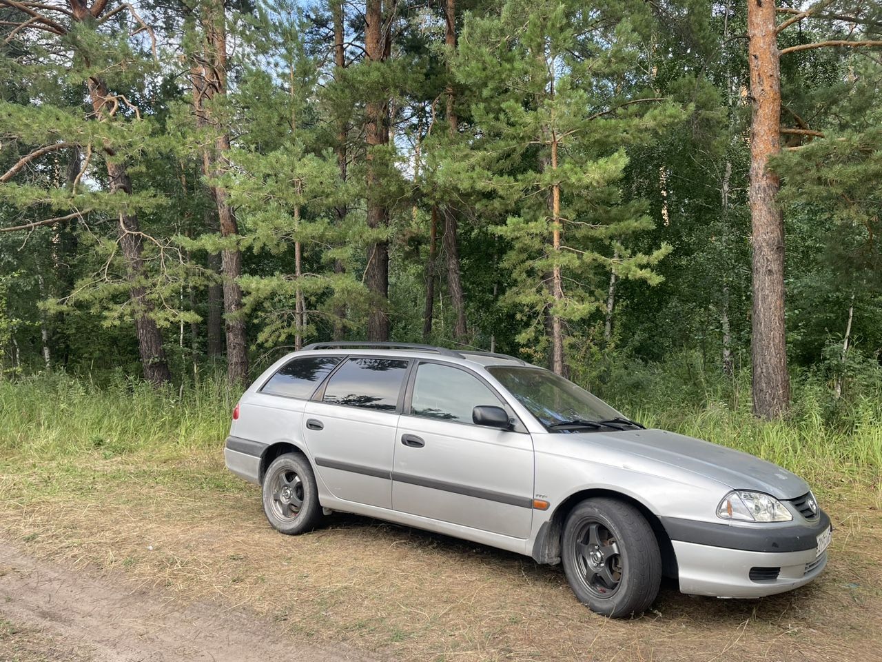 Toyota Avensis: фото владельца