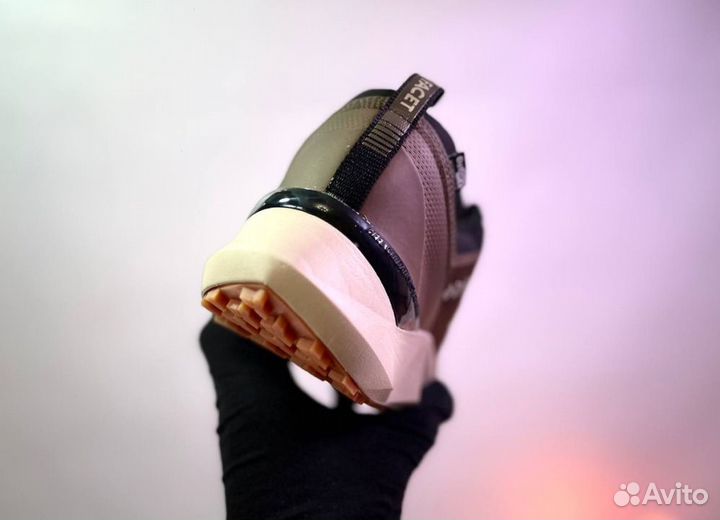 Кроссовки Columbia эргономичные