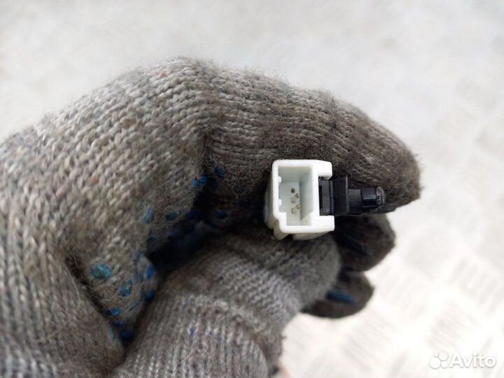 Замок ремня безопасности Nissan Note 1 E11 1.6