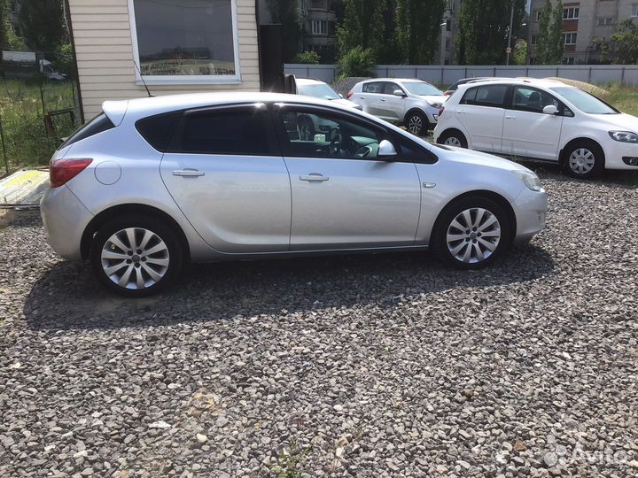 Opel Astra 1.6 МТ, 2011, 147 000 км