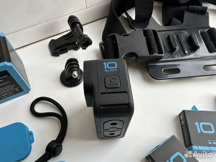 Камера GoPro Hero 10 black + комплект