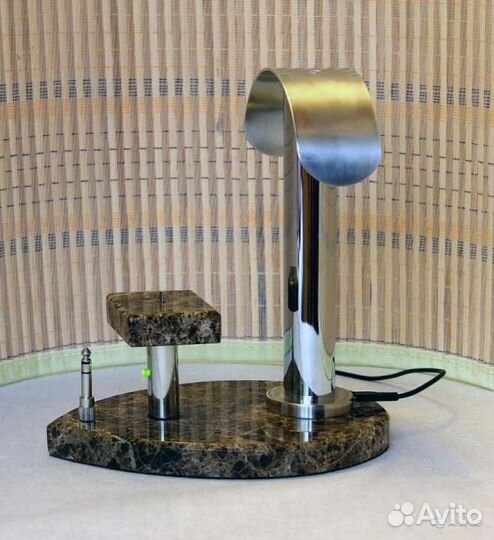 Стойка для наушников и плеера