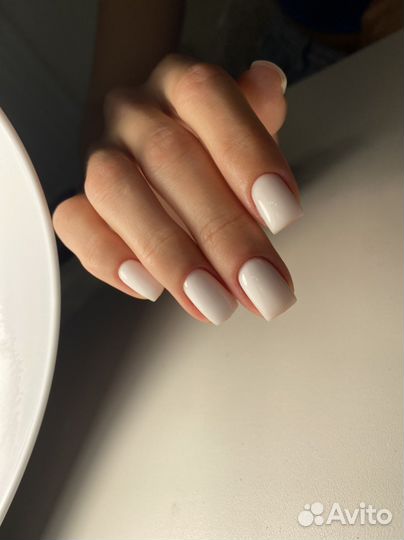 Маникюр, педикюр, наращивание ногтей